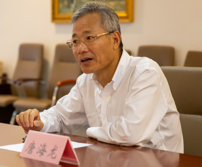 上海市崇明区唐海龙书记等莅临我校崇明校区指导工作